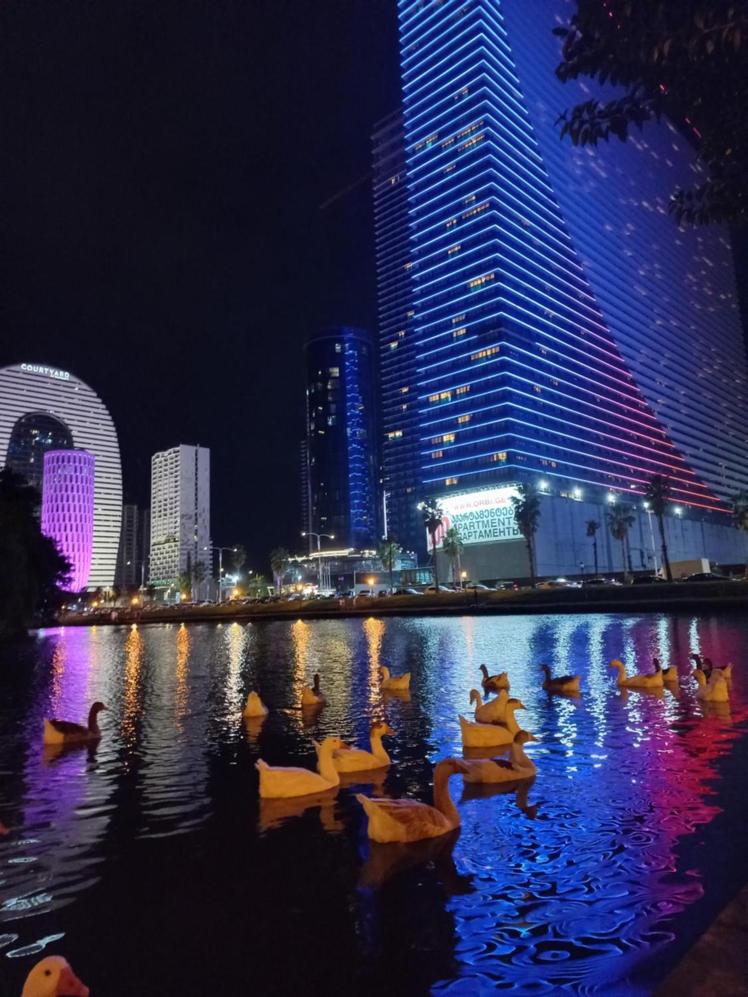 Orbi City Apartments Batumi Esterno foto